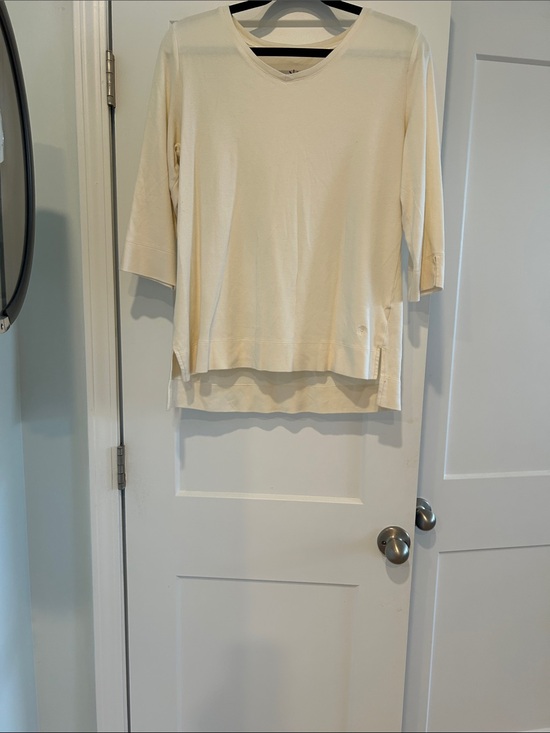 Isaac Mizrahi Tops - Cream V‑Neck Lightweight Layered Top High low hem Cream large 3/4 sleeve